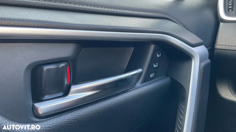 Toyota RAV4 2.0P CVT AWD Luxury - 37