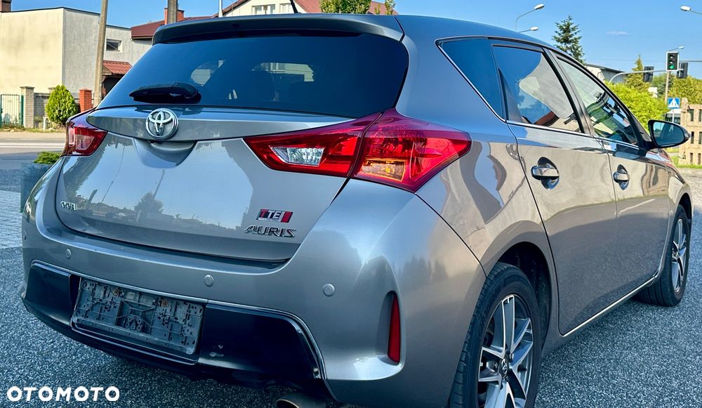 Toyota Auris 1.6 Prestige - 9