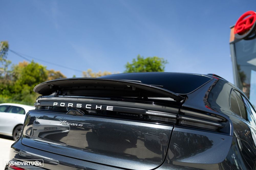 Porsche Macan Electric 4 - 28