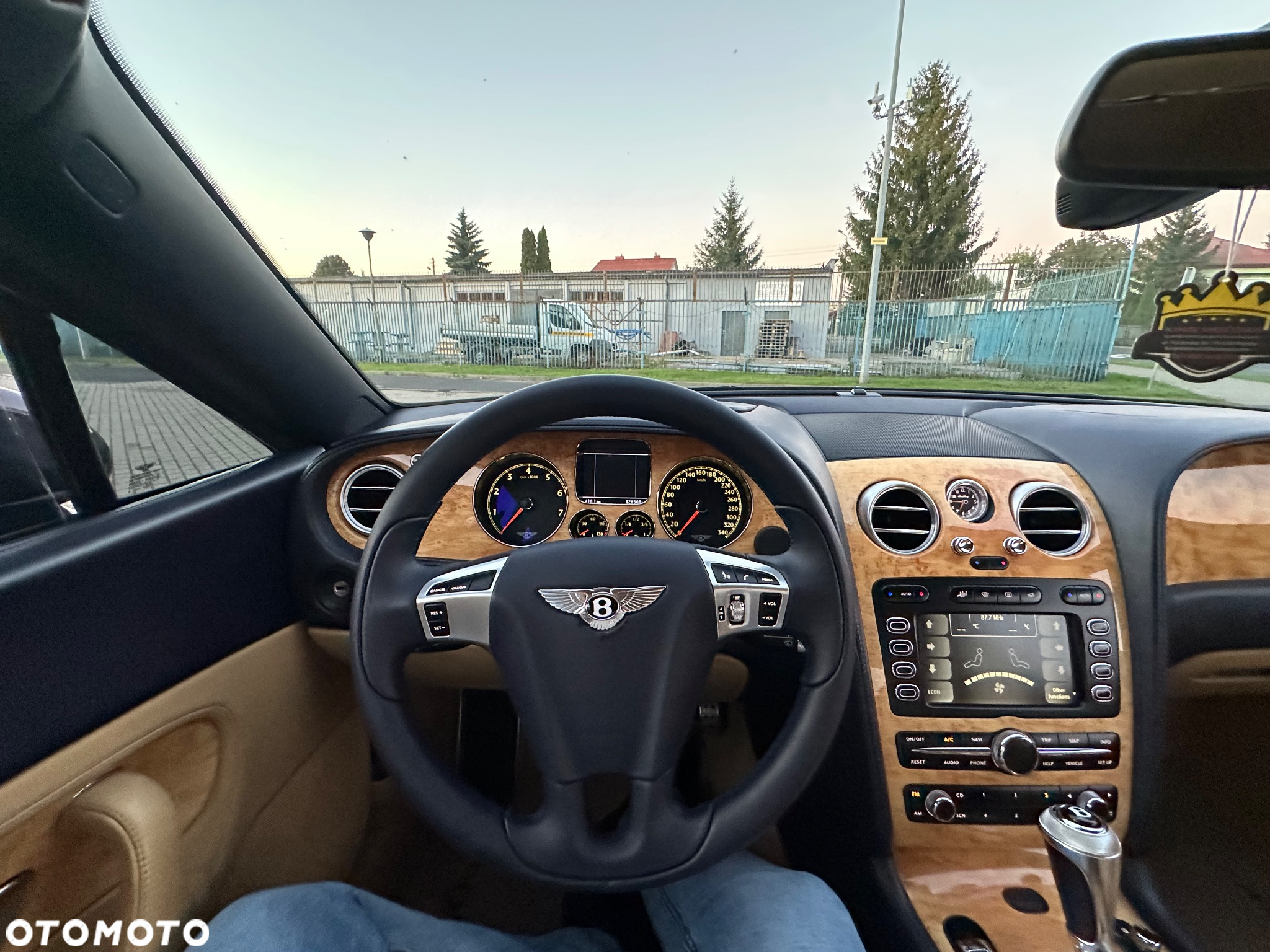 Bentley Continental GT Standard - 37