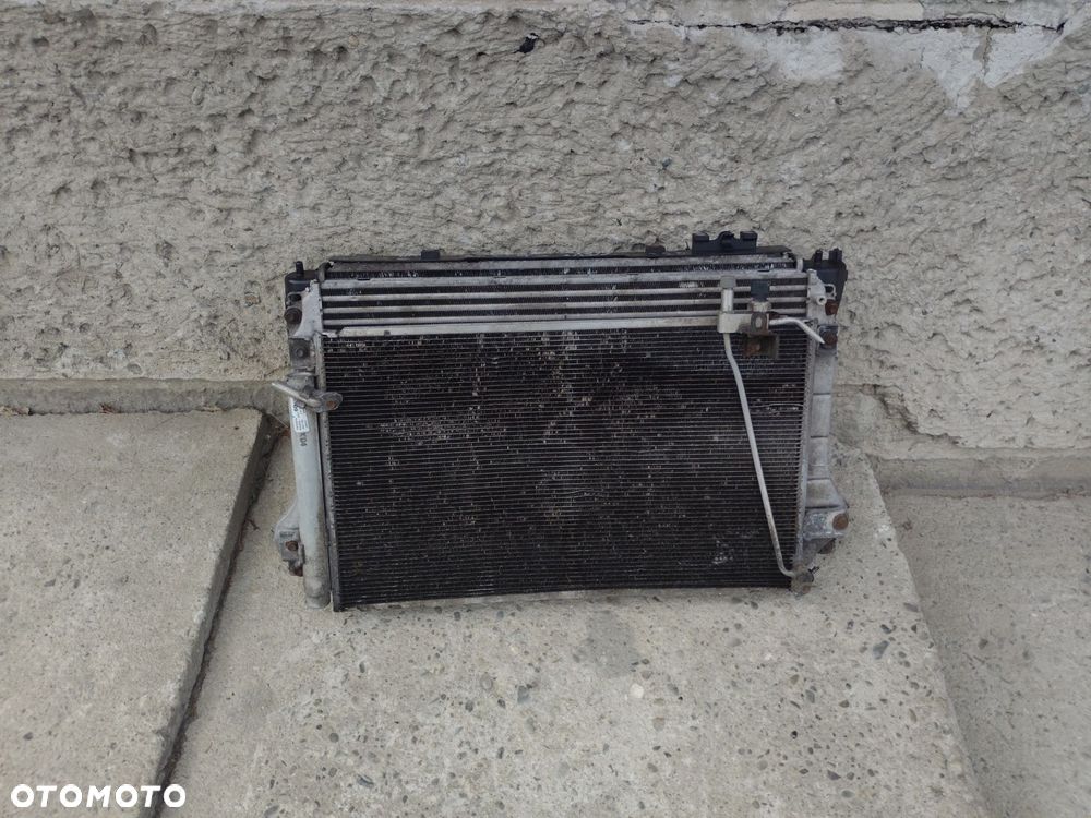CHŁODNICA WODY TOYOTA AVENSIS T25 2.2 D4D COROLLA - 1