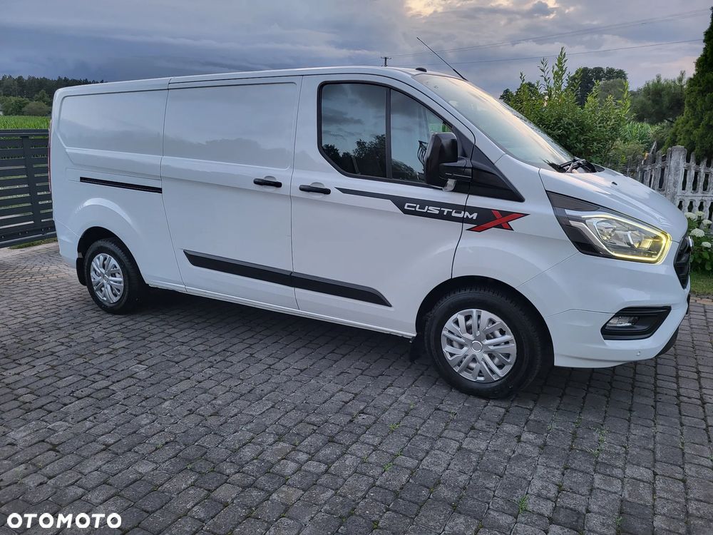 Ford Custom 320 - 1