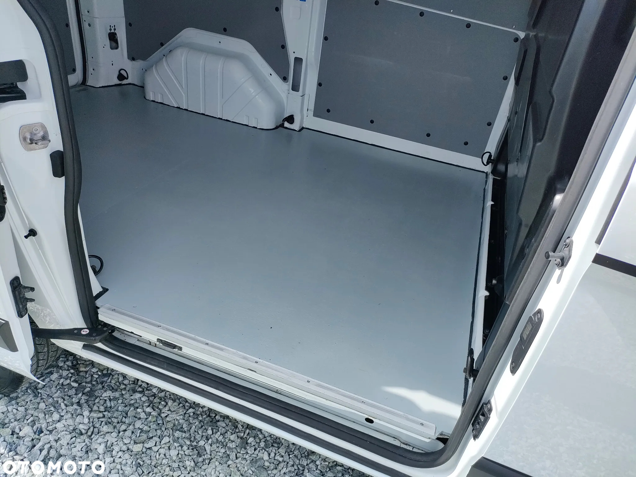 Ford Transit Custom - 28