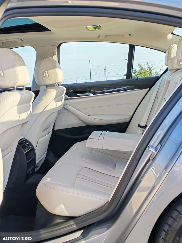 BMW Seria 5 520d Aut. Luxury Line - 25
