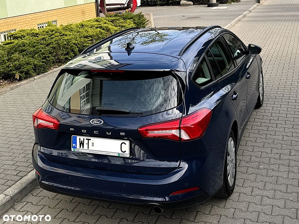 Ford Focus 1.0 EcoBoost Trend - 39