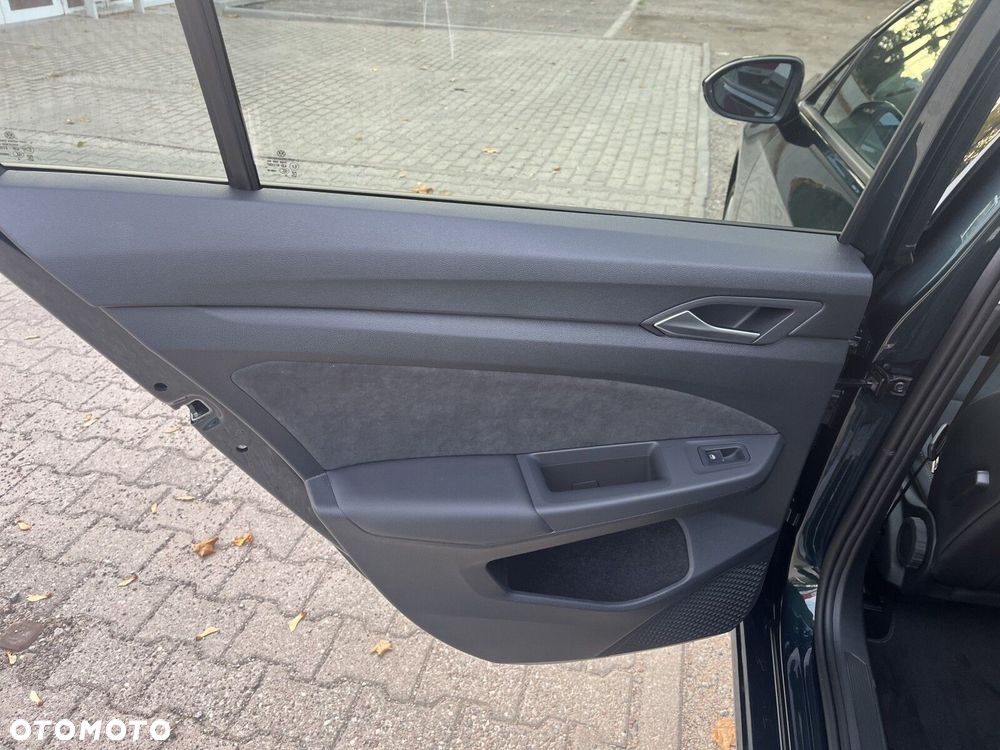 Volkswagen Golf 1.5 TSI Life Plus - 24