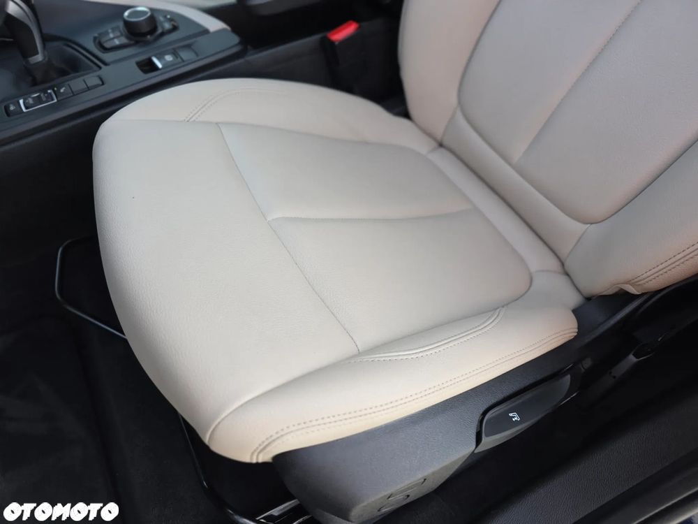 BMW X1 sDrive16d xLine - 21