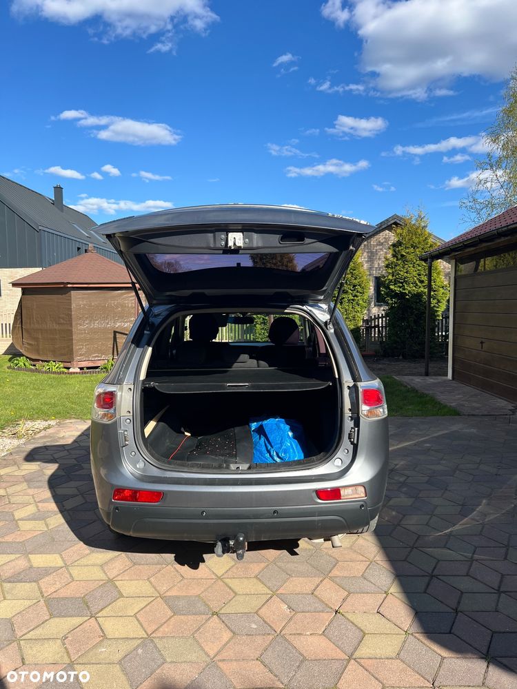 Mitsubishi Outlander 2.0 2WD Diamant Edition - 4
