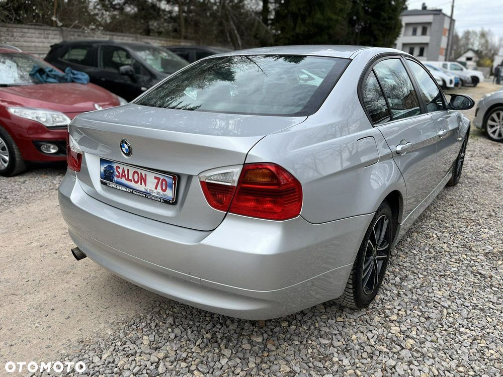 BMW Seria 3 318i - 5