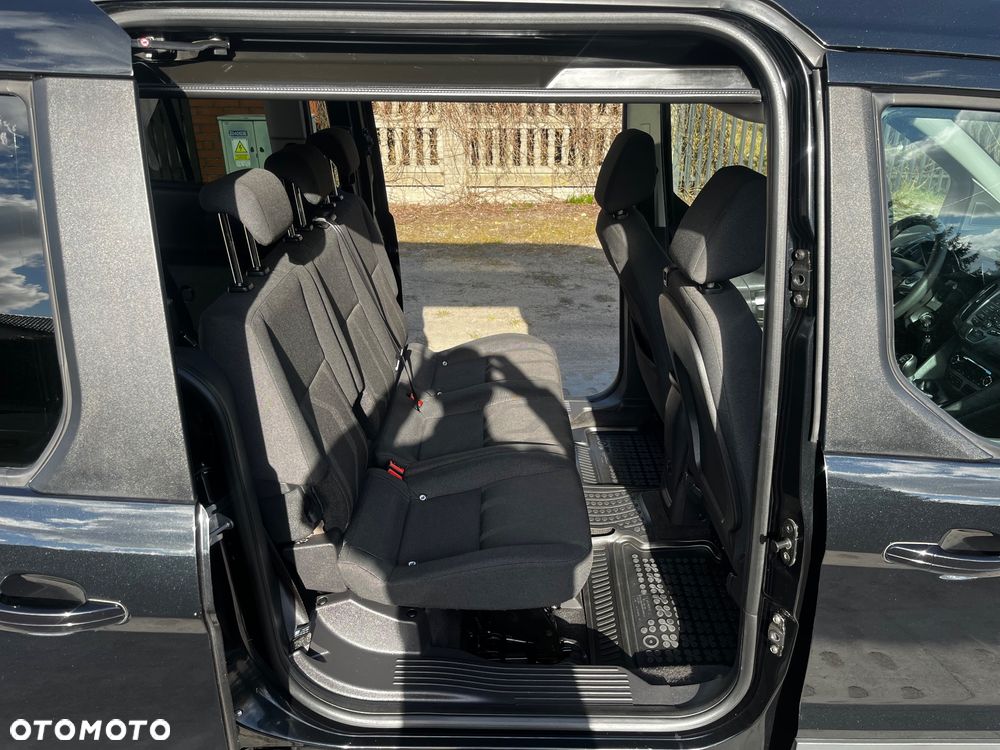 Ford Tourneo Connect Grand - 16