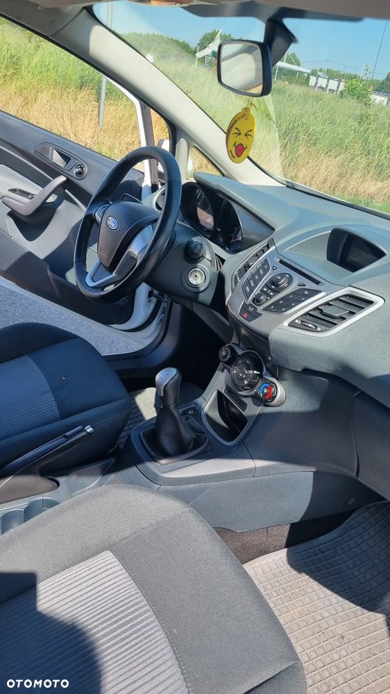 Ford Fiesta - 23