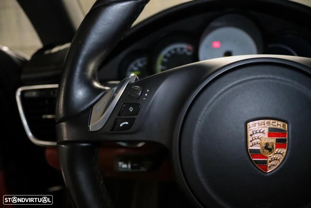 Porsche Panamera - 25