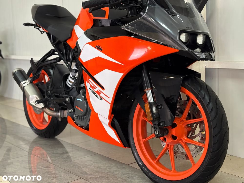 KTM RC 125 - 8