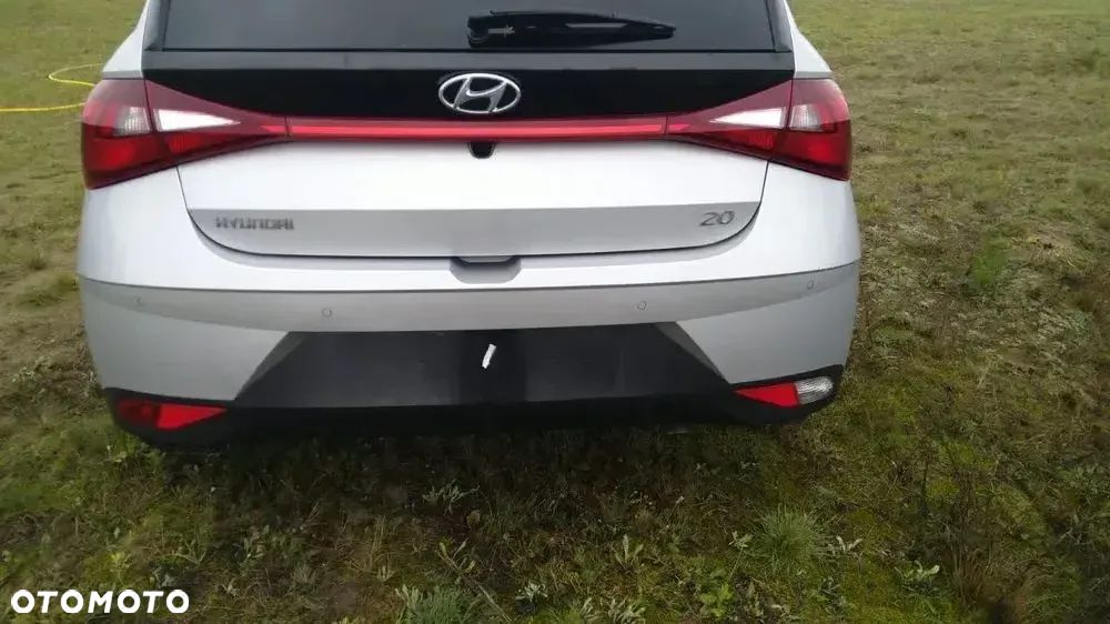 HYUNDAI I20 tył z dachem - 1