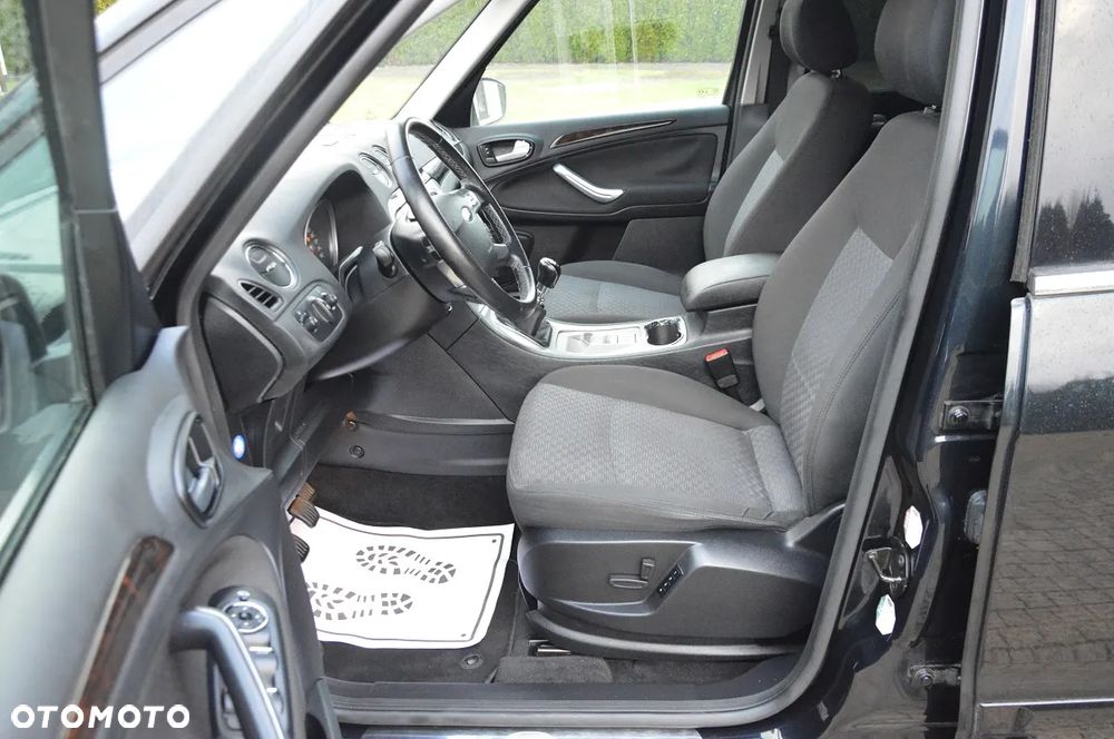 Ford Galaxy 2.0 TDCi Ghia - 23