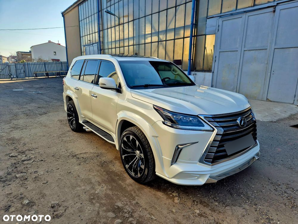 Lexus LX 570 Omotenashi - 17