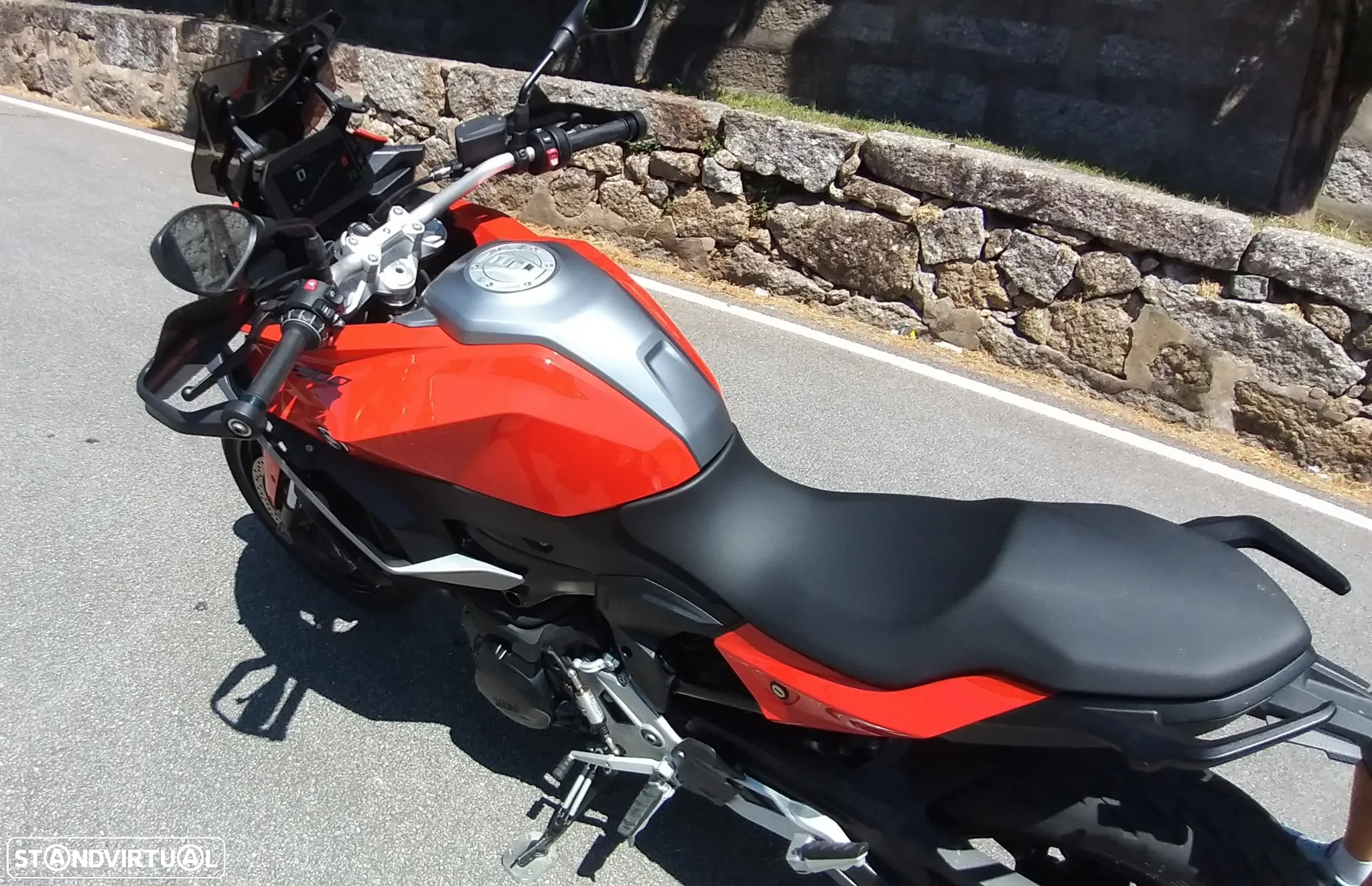 BMW F 900 XR - 12