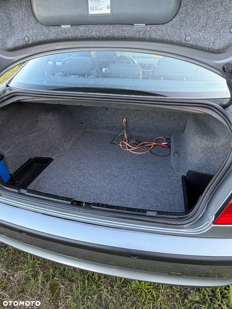 BMW Seria 3 318i - 13