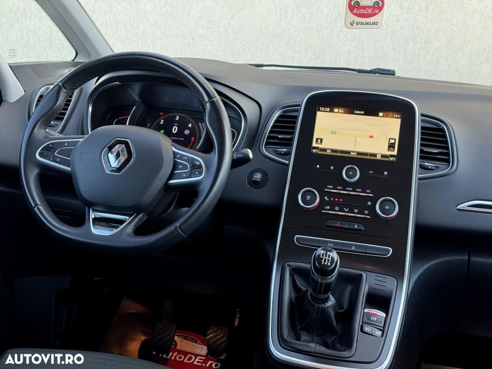 Renault Grand Scenic - 9