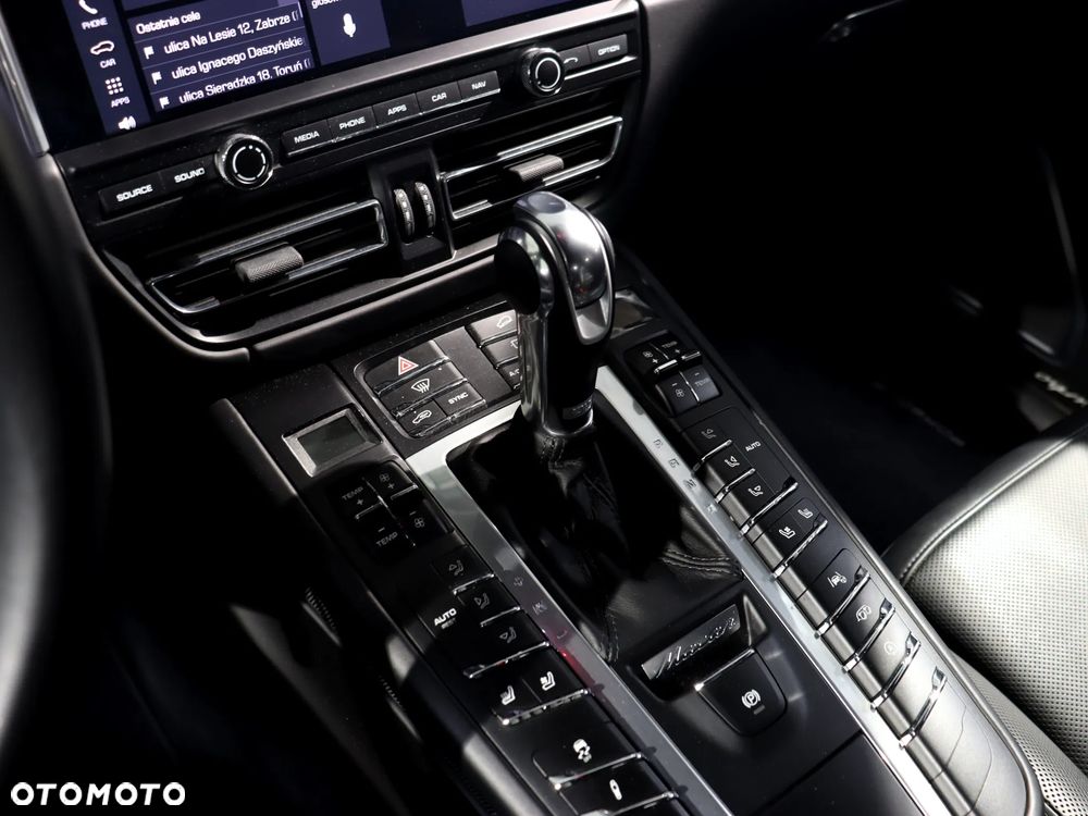 Porsche Macan Turbo - 29