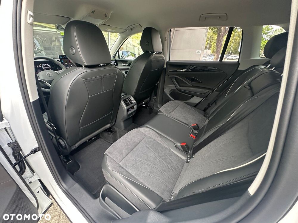 Volkswagen Tiguan 1.5 eTSI Elegance DSG - 25