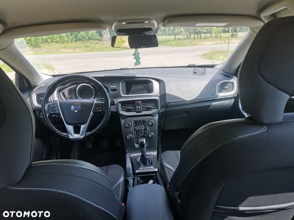 Volvo V40 D4 Drive-E Momentum - 14