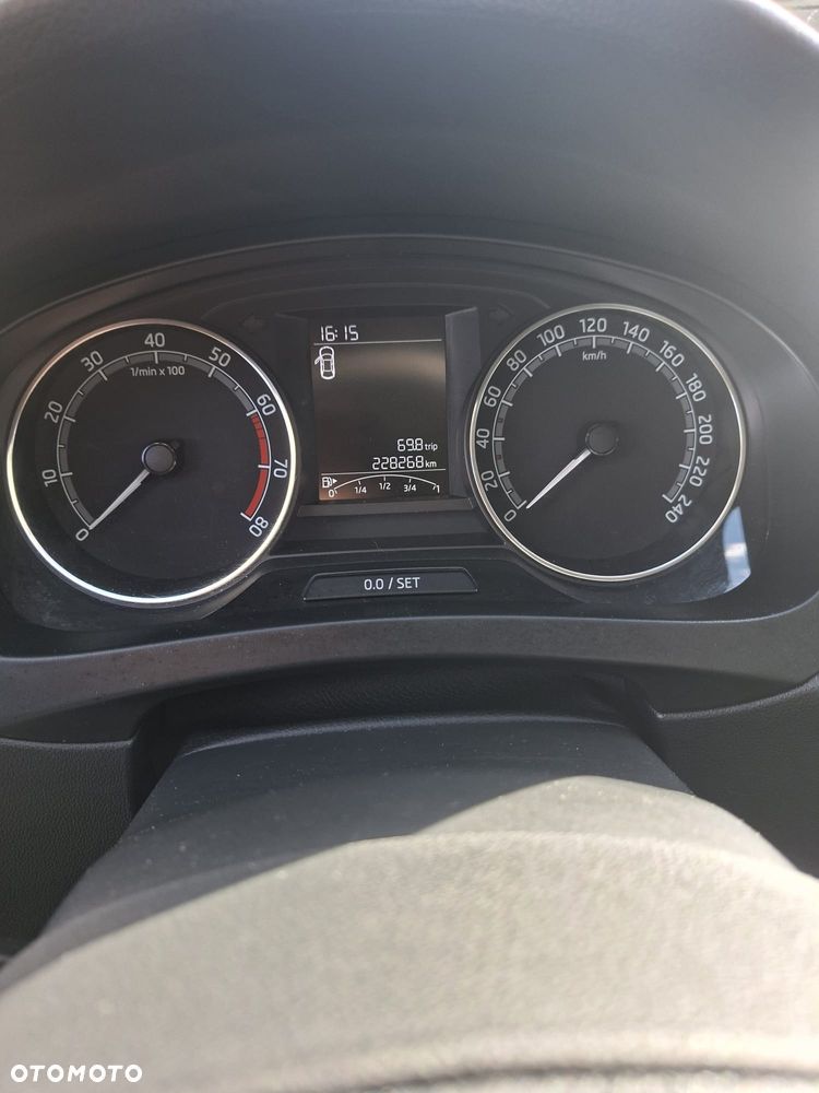 Skoda RAPID 1.0 TSI Active - 9