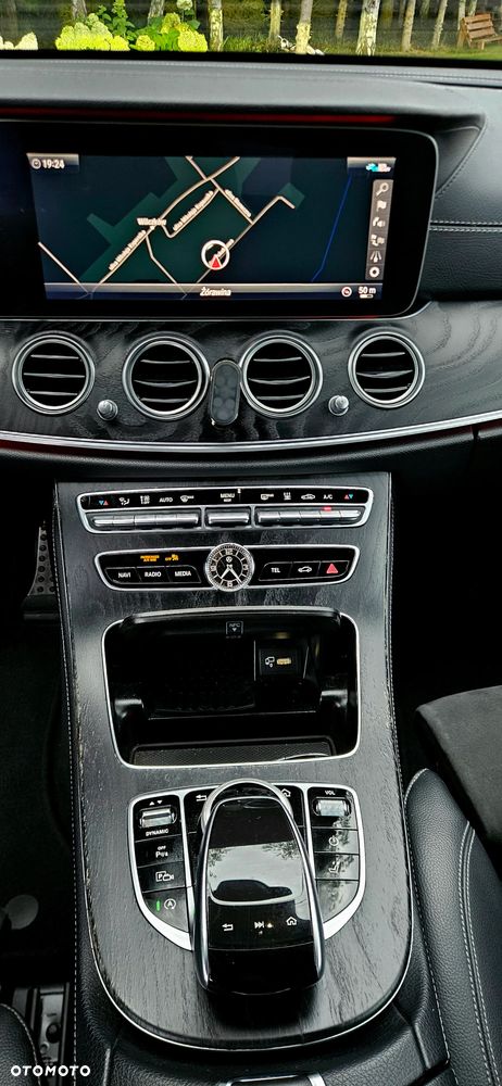 Mercedes-Benz Klasa E 300 d 9G-TRONIC - 12