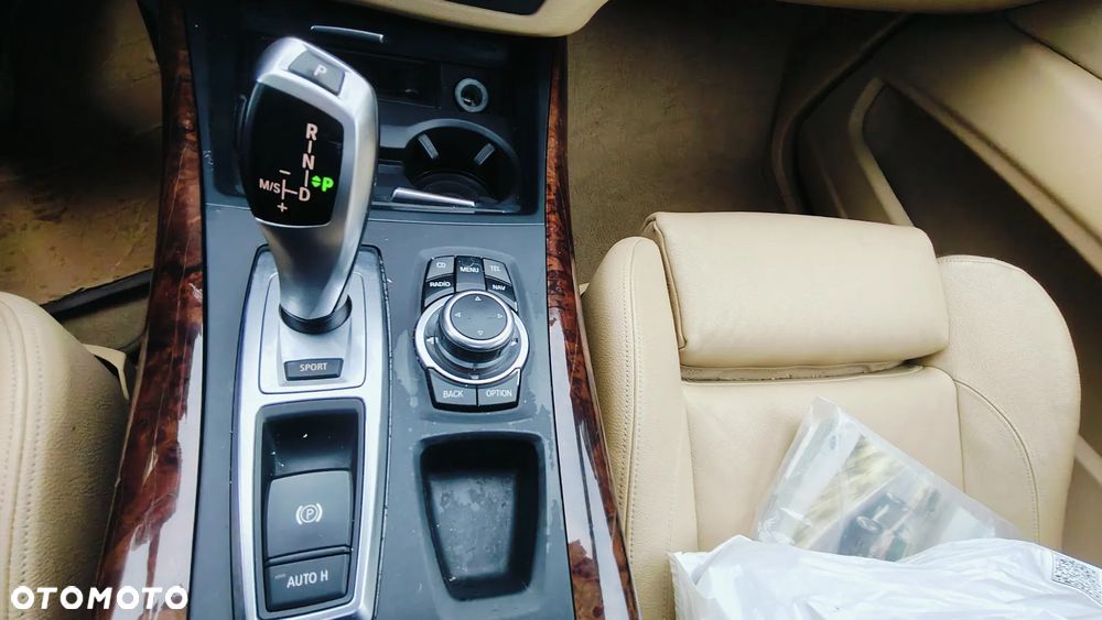 BMW X5 xDrive50i - 27