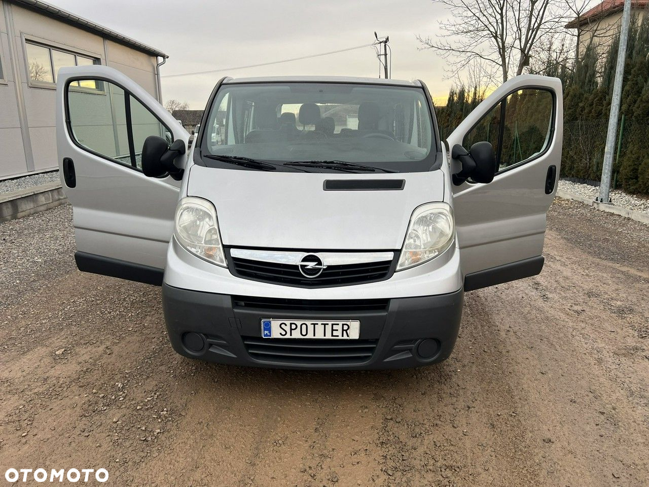 Opel Vivaro - 24