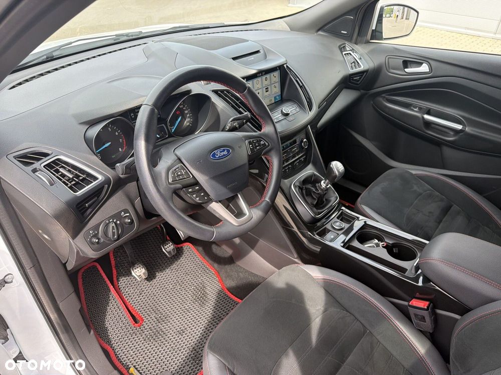 Ford Kuga - 10