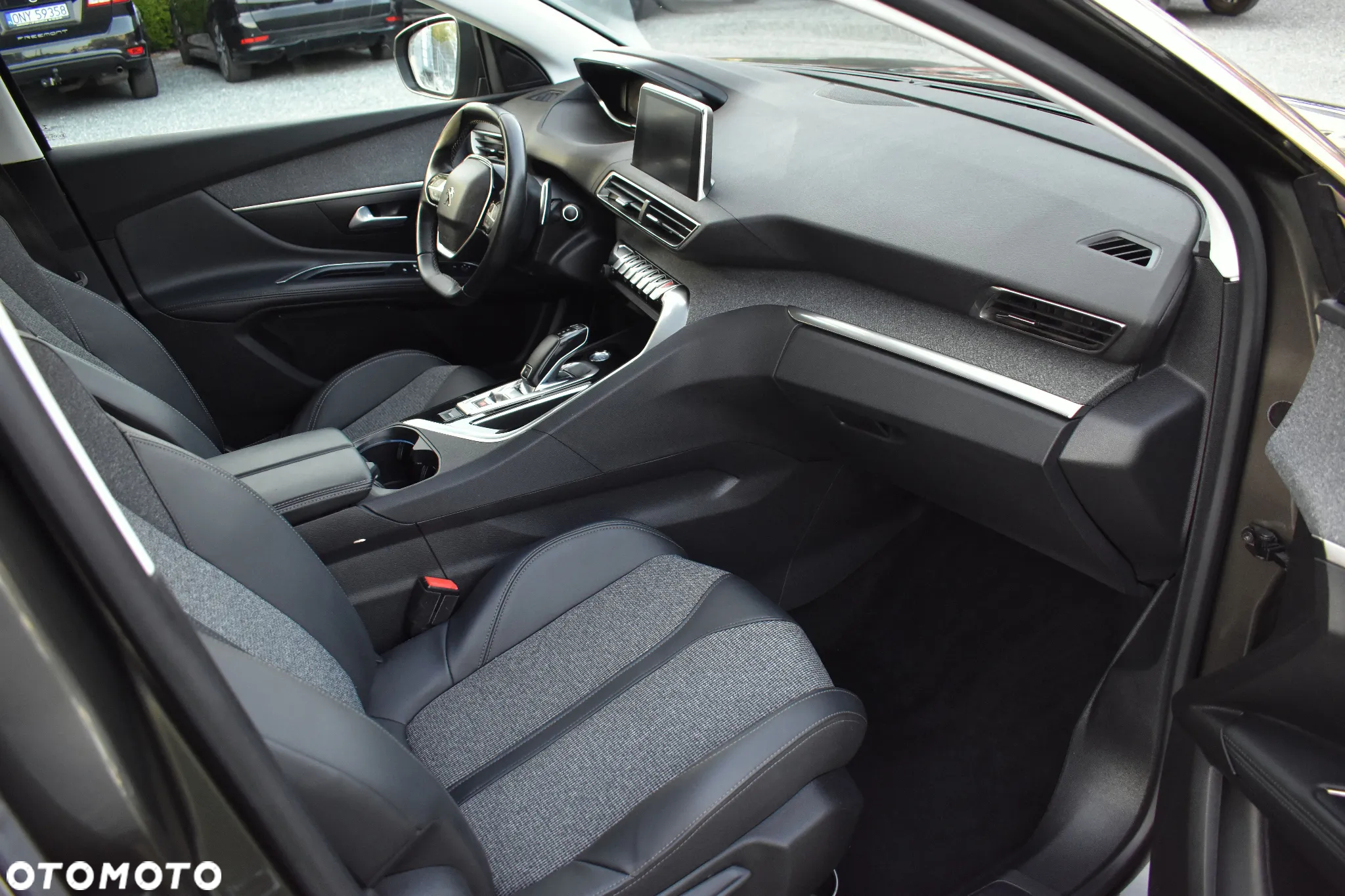 Peugeot 5008 BlueHDI 130 EAT8 Allure Pack - 33