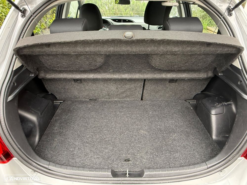 Toyota Yaris 1.0 VVT-i Comfort c/ Design-Pack - 31