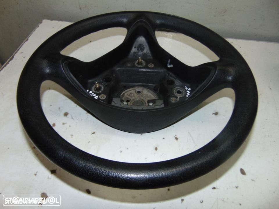 Seat Ibiza modelo 2000 volante - 2