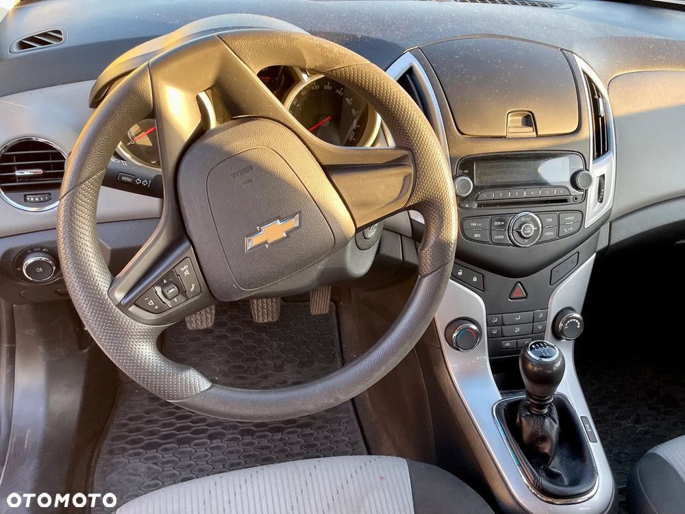 Chevrolet Cruze - 23
