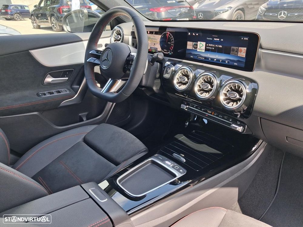 Mercedes-Benz A 250 e AMG Line - 16