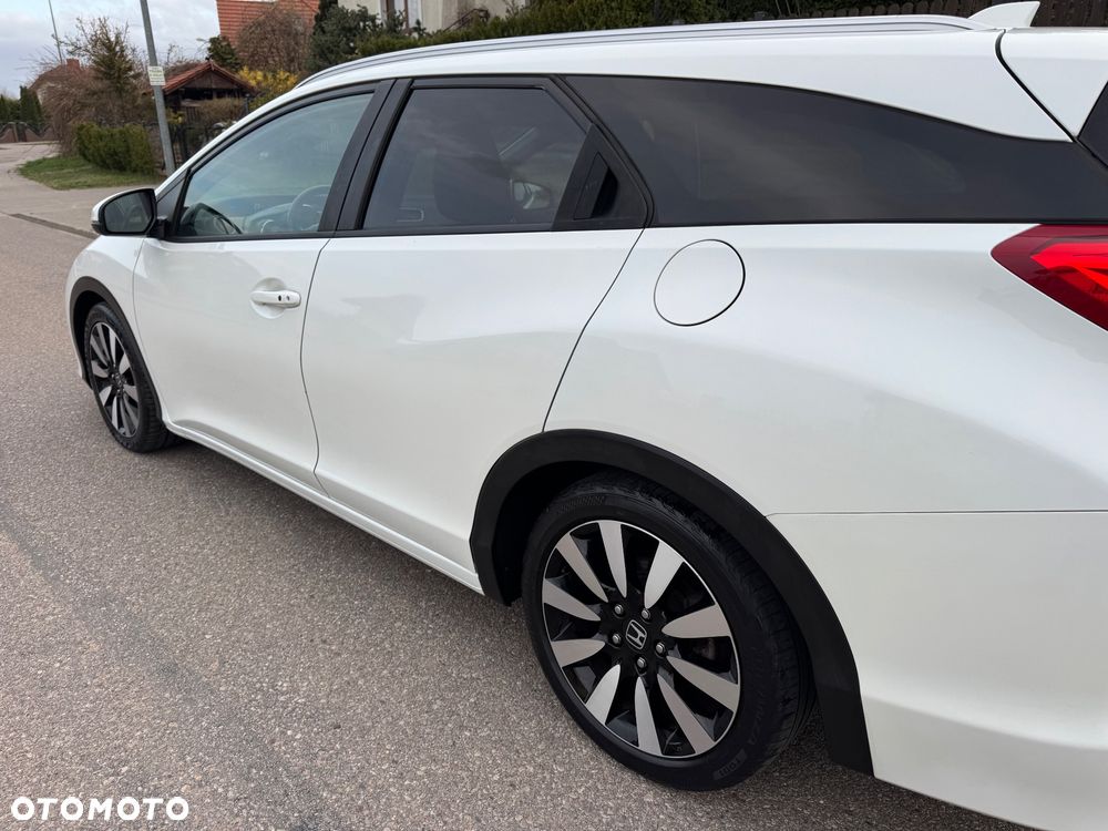 Honda Civic 1.8 i-VTEC Executive Black Edition - 17