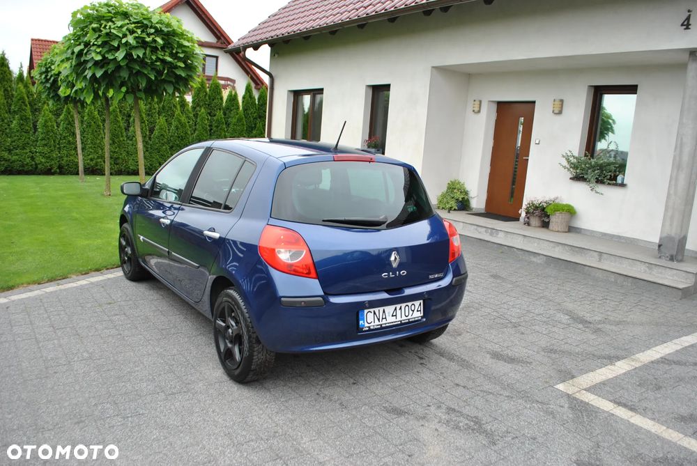 Renault Clio - 12