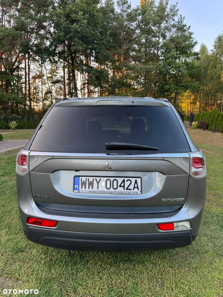 Mitsubishi Outlander - 3