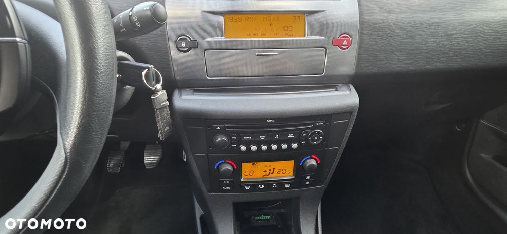 Citroën C4 1.4 16V Magic - 25