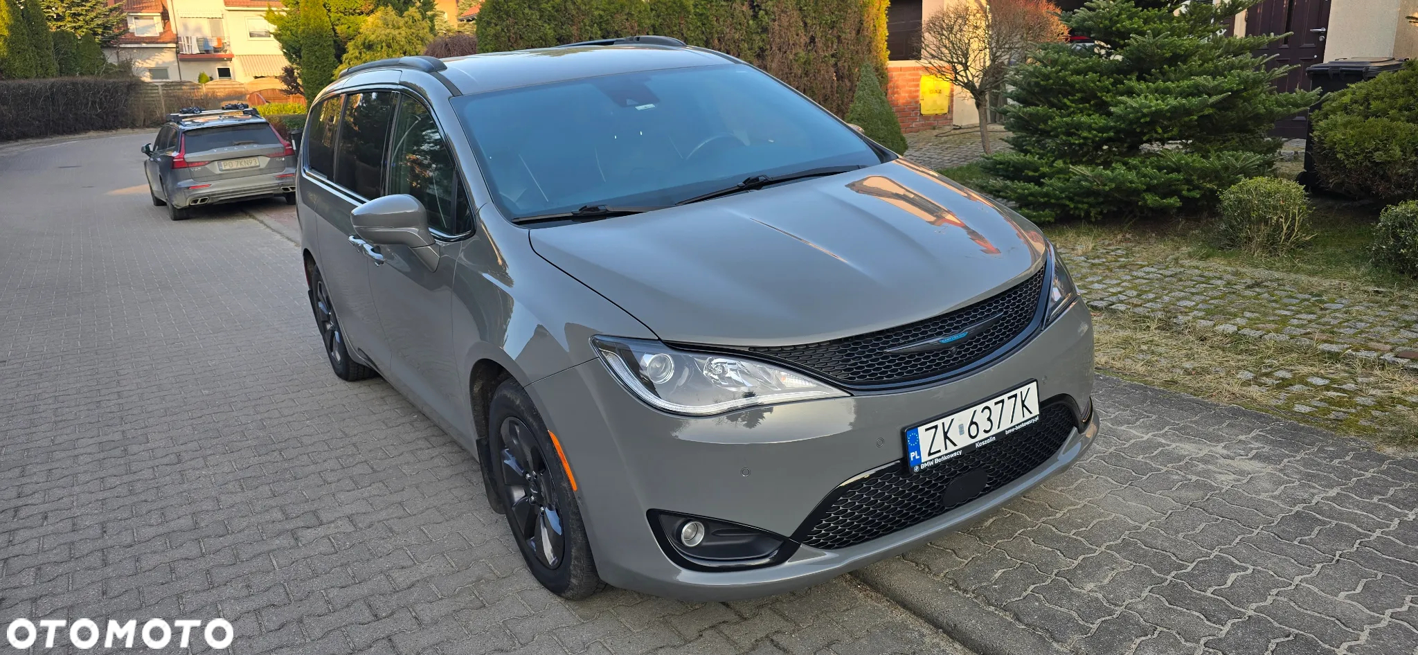 Chrysler Pacifica - 2