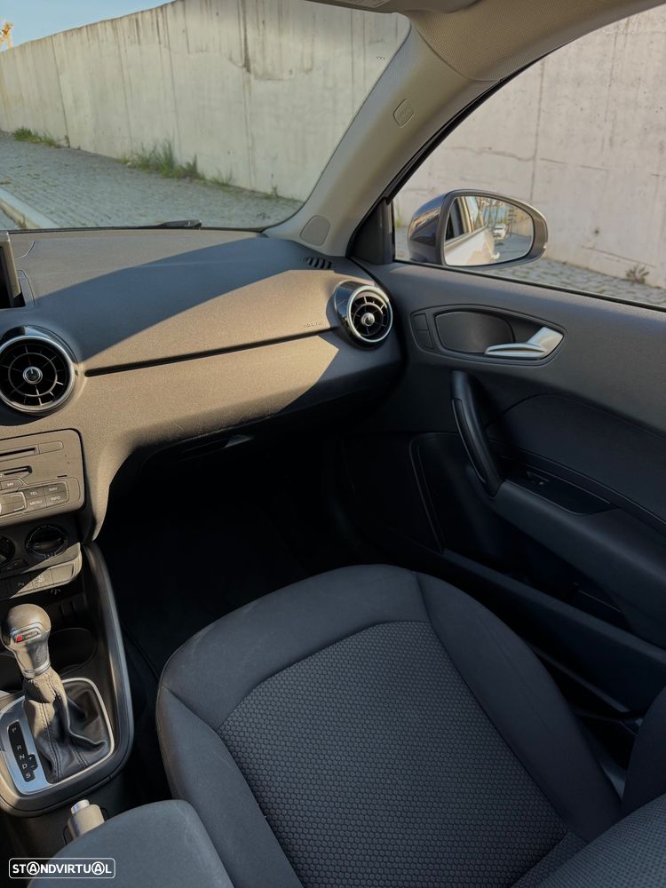 Audi A1 Sportback 1.6 TDi S-line S tronic - 15