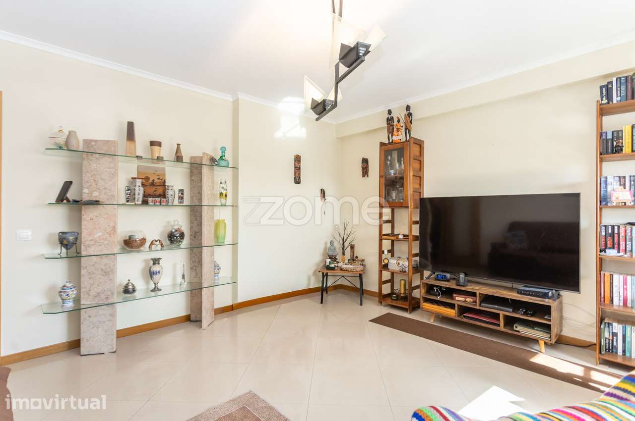 Apartamento T3 c/ Parqueamento e Arrecadação- Santa Marta do Pinhal - Grande imagem: 5/22
