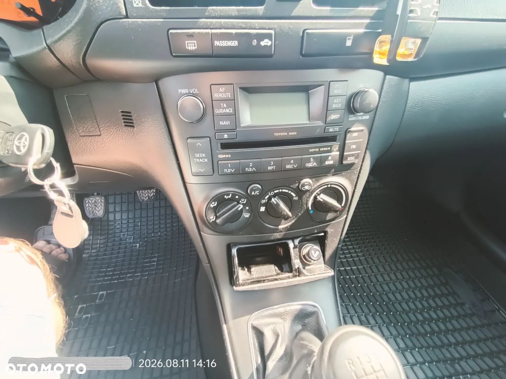 Toyota Avensis 2.0 D-4D Sol - 26