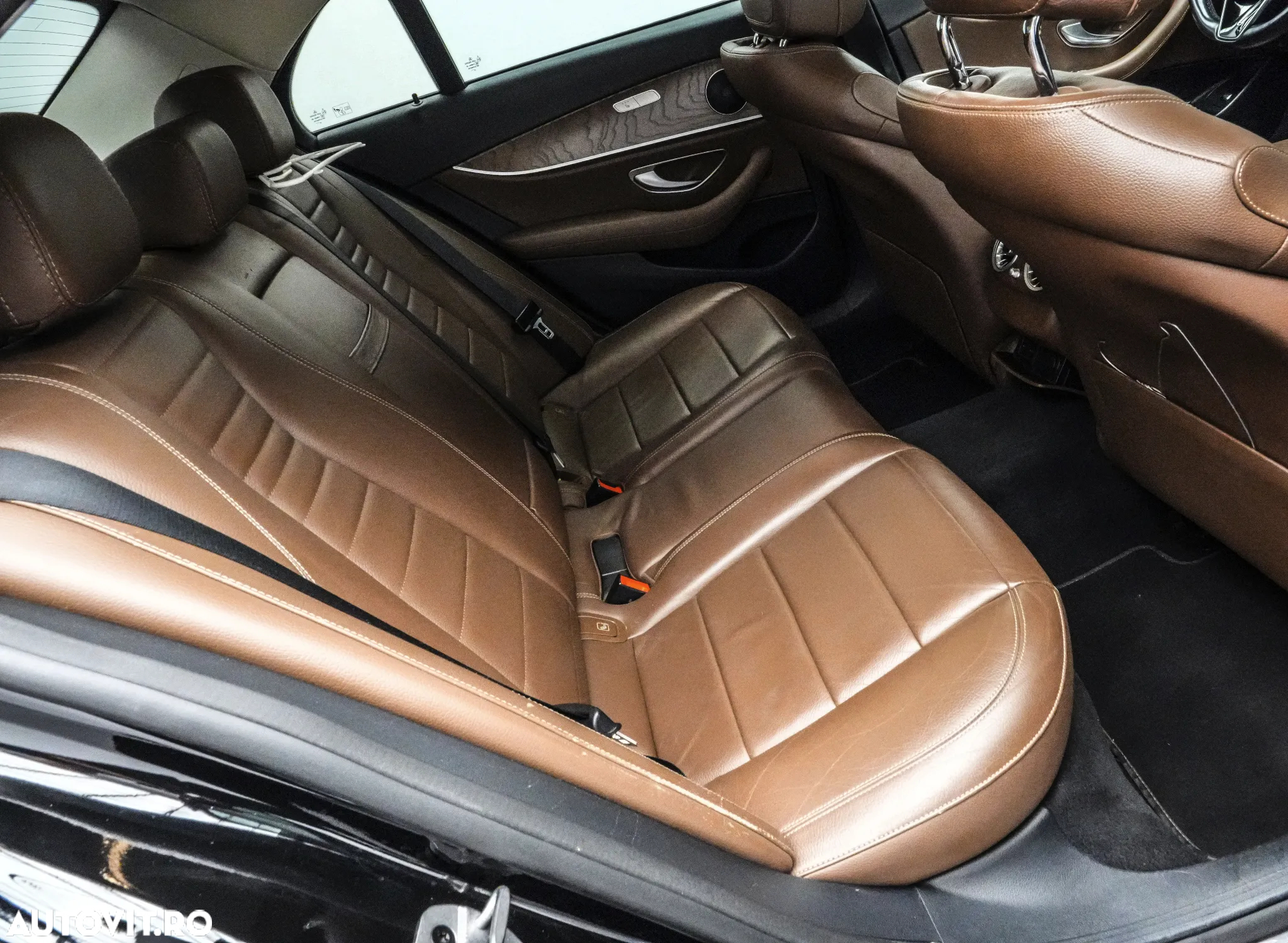 Mercedes-Benz E 220 d 4MATIC Aut. - 16