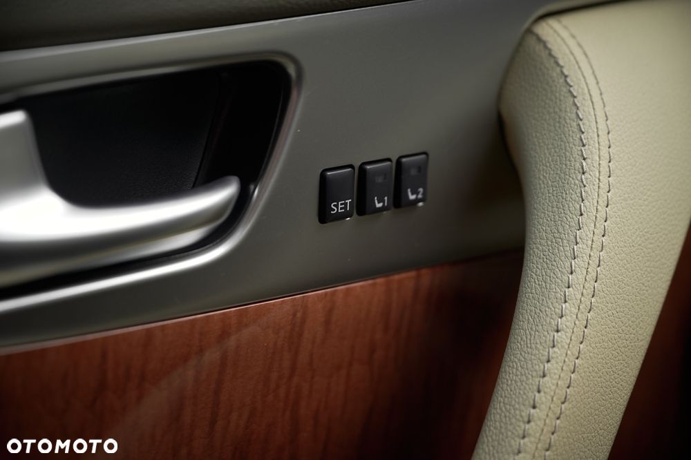 Infiniti QX70 3.0d S - 36