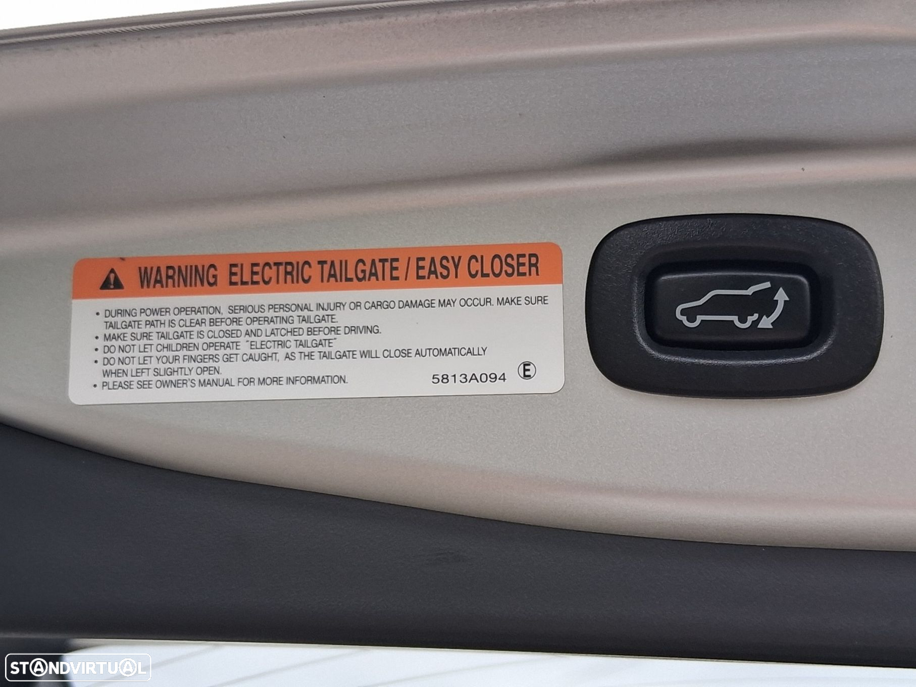 Mitsubishi Outlander 2.4 PHEV Intense - 24