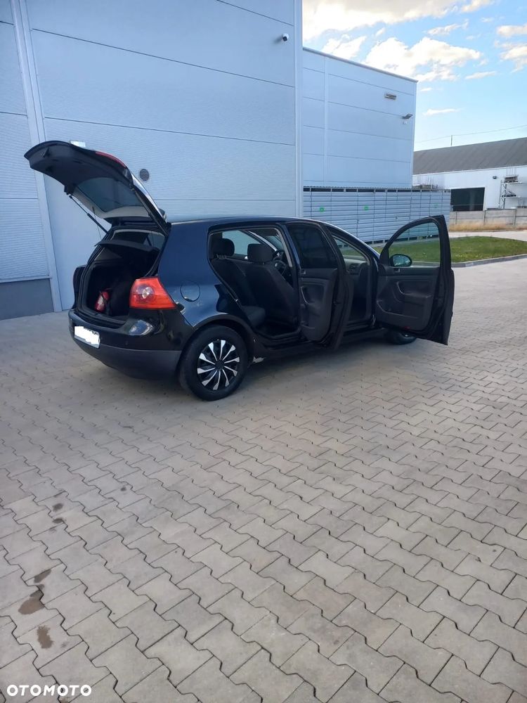 Volkswagen Golf - 22