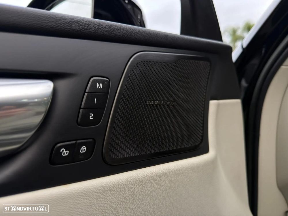 Volvo XC 60 2.0 T6 PHEV Plus Dark AWD - 20