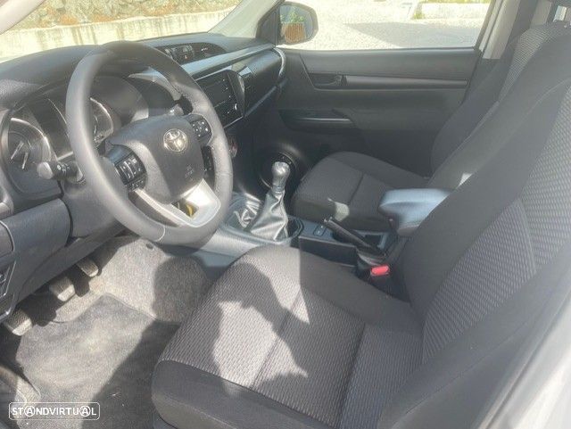 Toyota Hilux 2.4 D-4D 4WD CD CM - 5